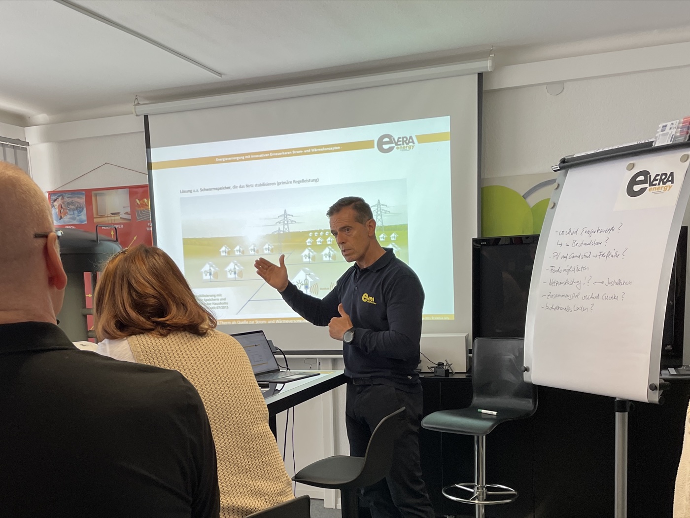 Markus Jolly hält eine Infoveranstaltung zu Photovoltaik und Energiekonzepten bei eVERA